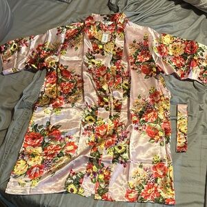 NWT Pink Floral Satin Robe